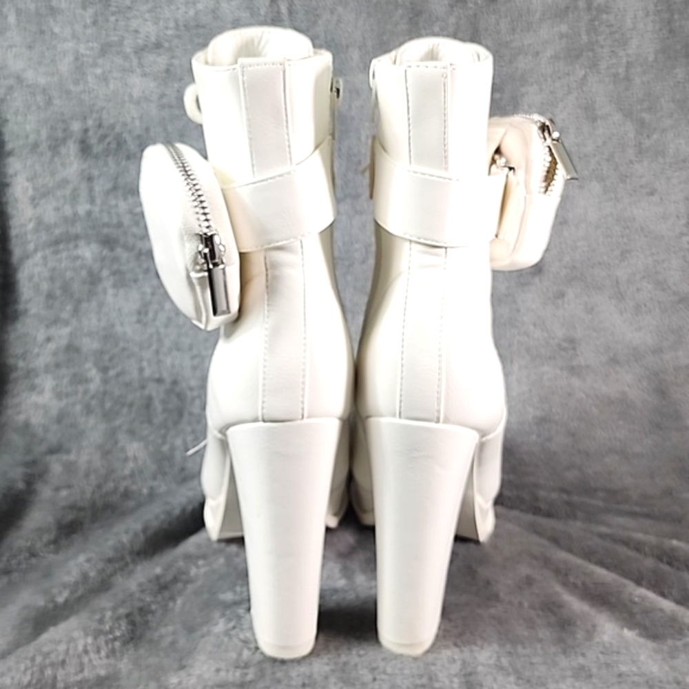 Women's White Boots, Lace up, lug soles with pouch. Shoe Dazzle. Size 7.5. - Picture 6 of 14